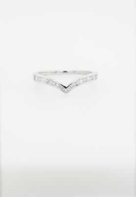 ADT- 14KW 2.05g .30ctw Diamond Stackable V-Band (size 7)