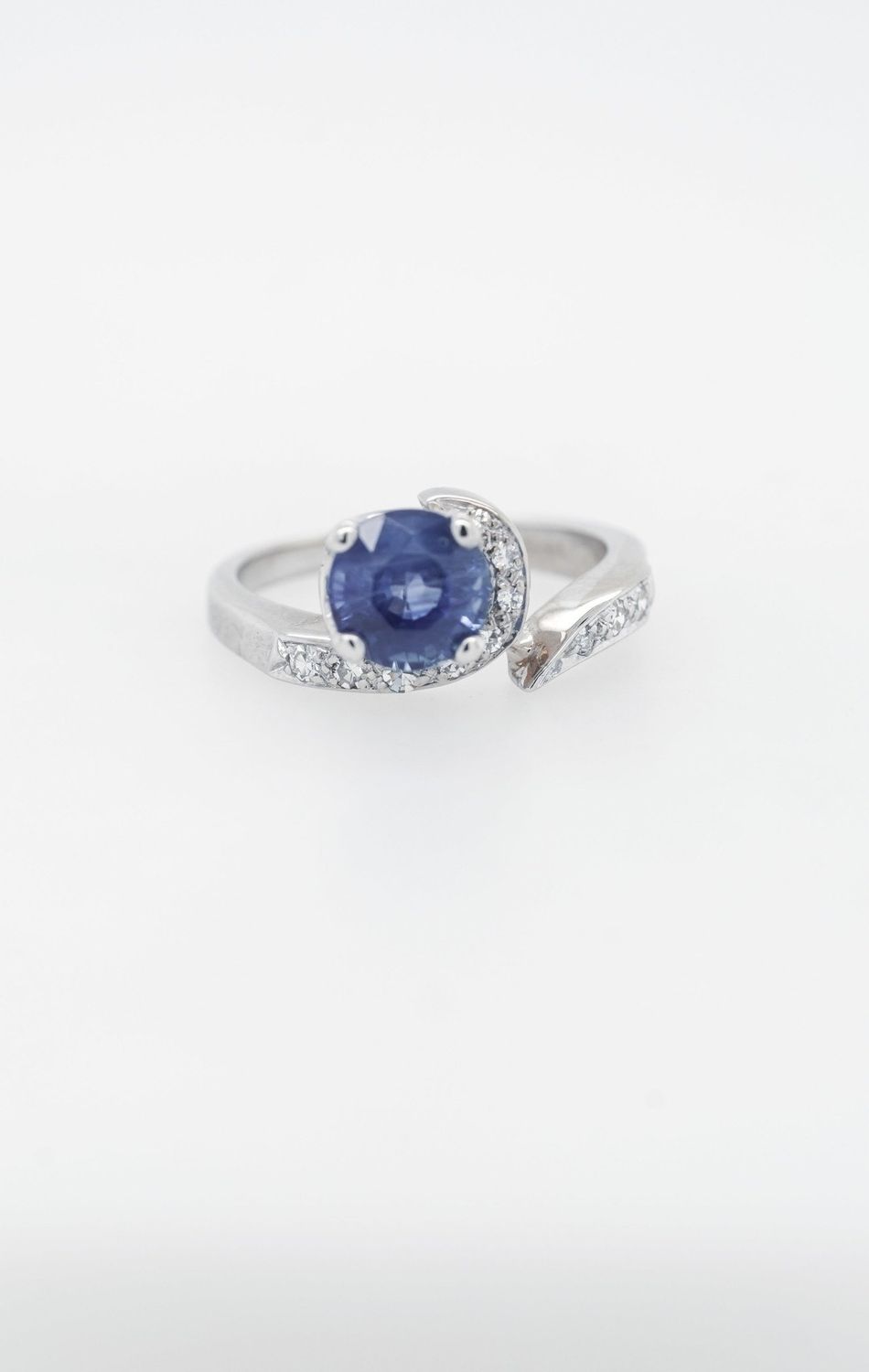 VVET- 14KW 3.76g 1.84ctw (1.64ctr) Sapphire &amp; Diamond Fashion Ring (size 5)