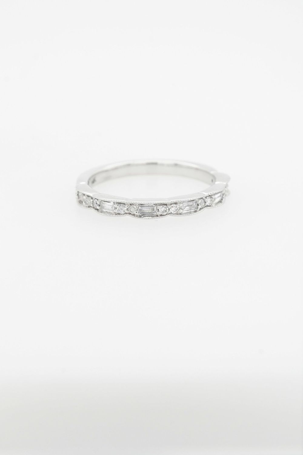 AII- 14KW 2.6g .28ctw Diamond Stackable Band (size 7)