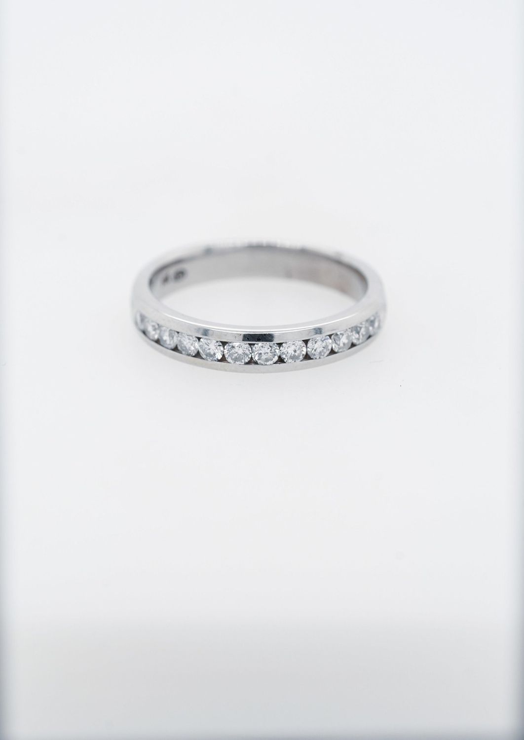 DAT- 14KW 3.89g .40ctw Diamond Channel Set Stackable Band (size 7.5)