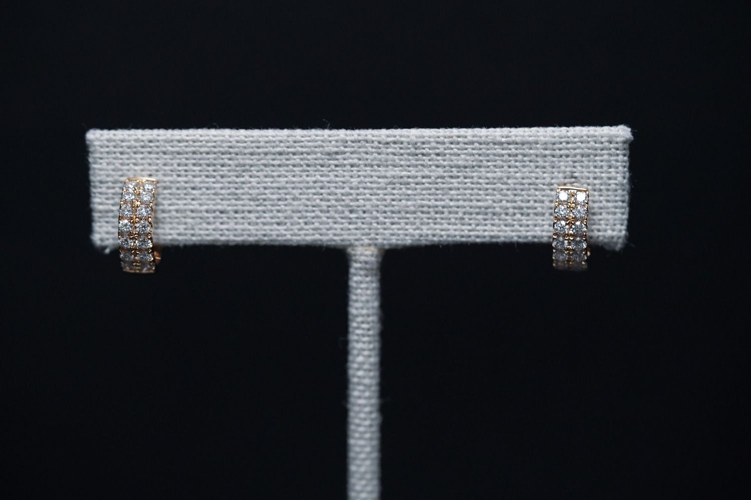 RIIX- 18KY 2.91g .63ctw Diamond Huggie Hoop Earrings