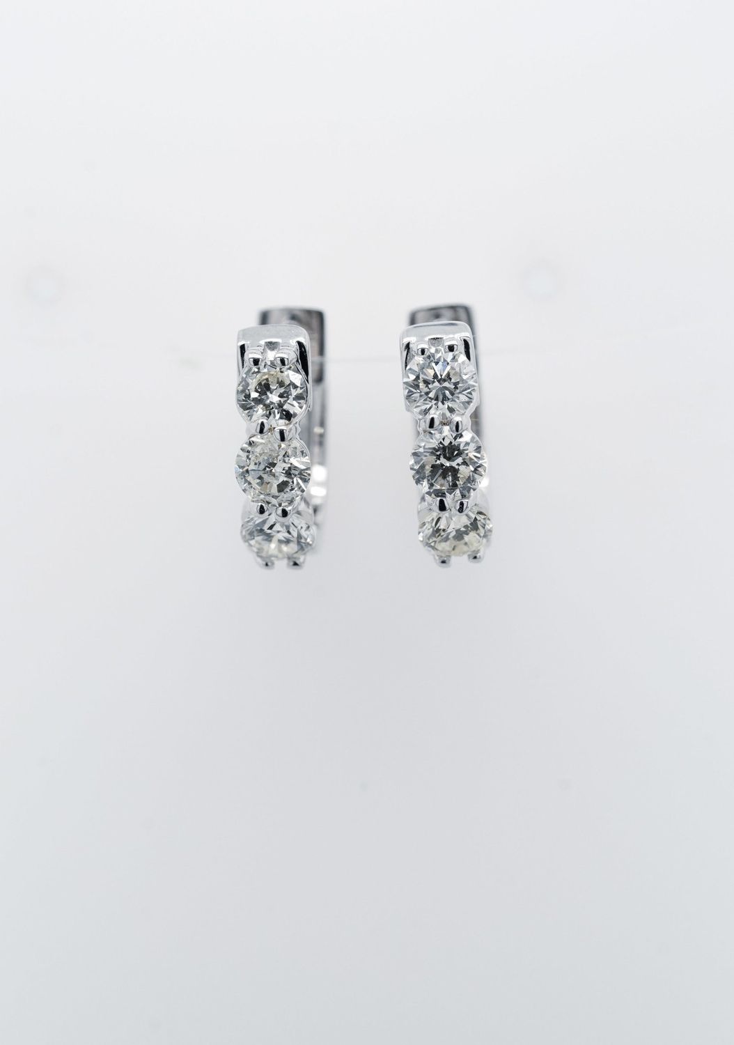 VTPT- 14KW 3.19g 1.15ctw Diamond Huggie Hoop Earrings