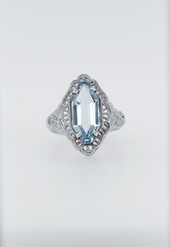 ALE- 14KW 4.53g Trufili Blue Topaz Fashion Ring (size 7)