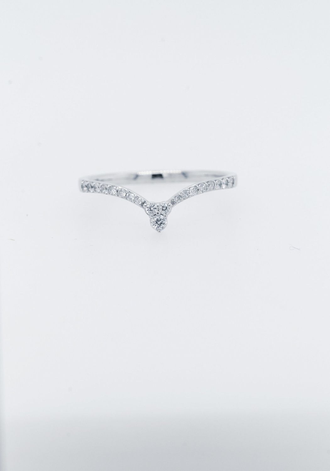 VLI- 14KW 1.52g .20ctw Diamond Stackable V-Band (size 7)
