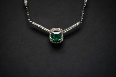 ETTX- Platinum/14KW 6.25g 2.40ctw (2.05ctr) Tsavorite Garnet Halo Pendant 18&quot;