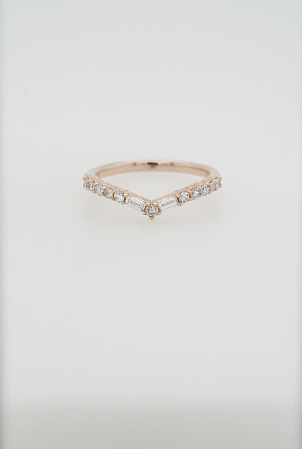 NDE- 14KR 2.14g .45ctw Diamond Stackable Wedding Band (size 7)