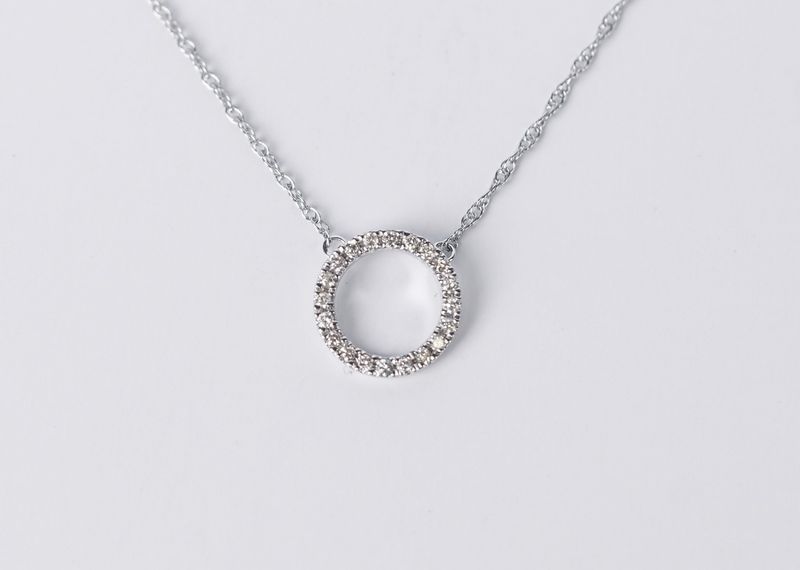 VIEX- 10KW 1.55g .15ctw Diamond Circle Pendant 18&quot;