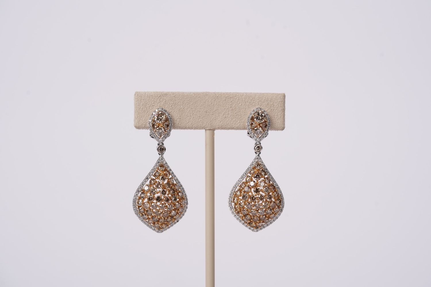 VDBE- 14KWY 9.2g 5.62ctw Diamond Chandelier Drop Earrings