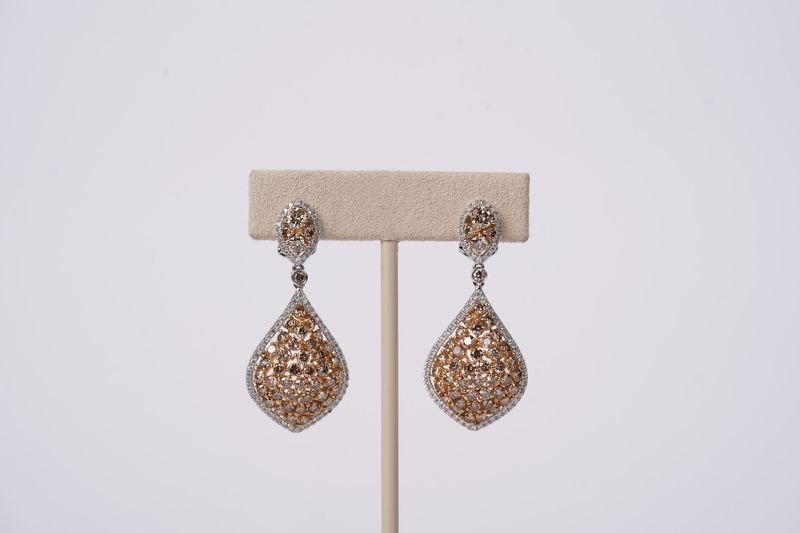 VDBE- 14KWY 9.2g 5.62ctw Diamond Chandelier Drop Earrings