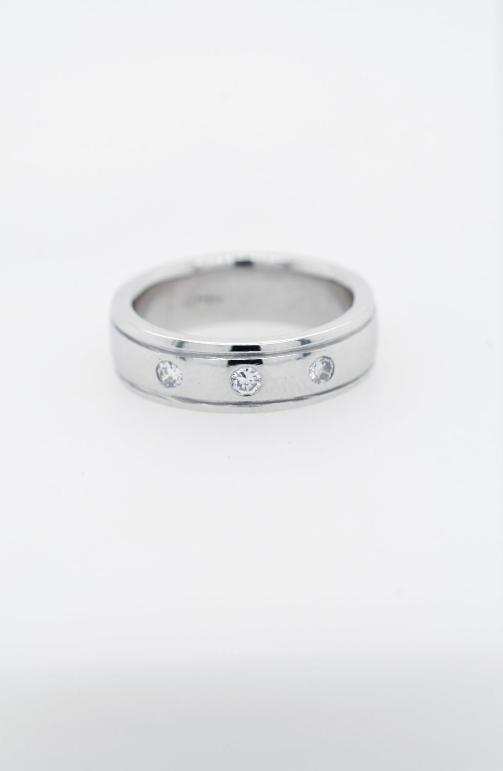 DAT- Platinum 13.18g 6mm .18ctw Diamond Men&#39;s Wedding Band (size 6)