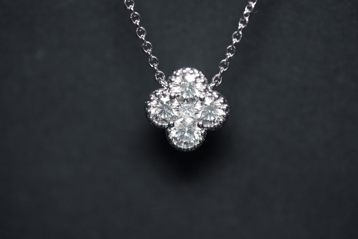 RTIX- 18KW 2.43g .46ctw Diamond Clover Pendant 16-18&quot;