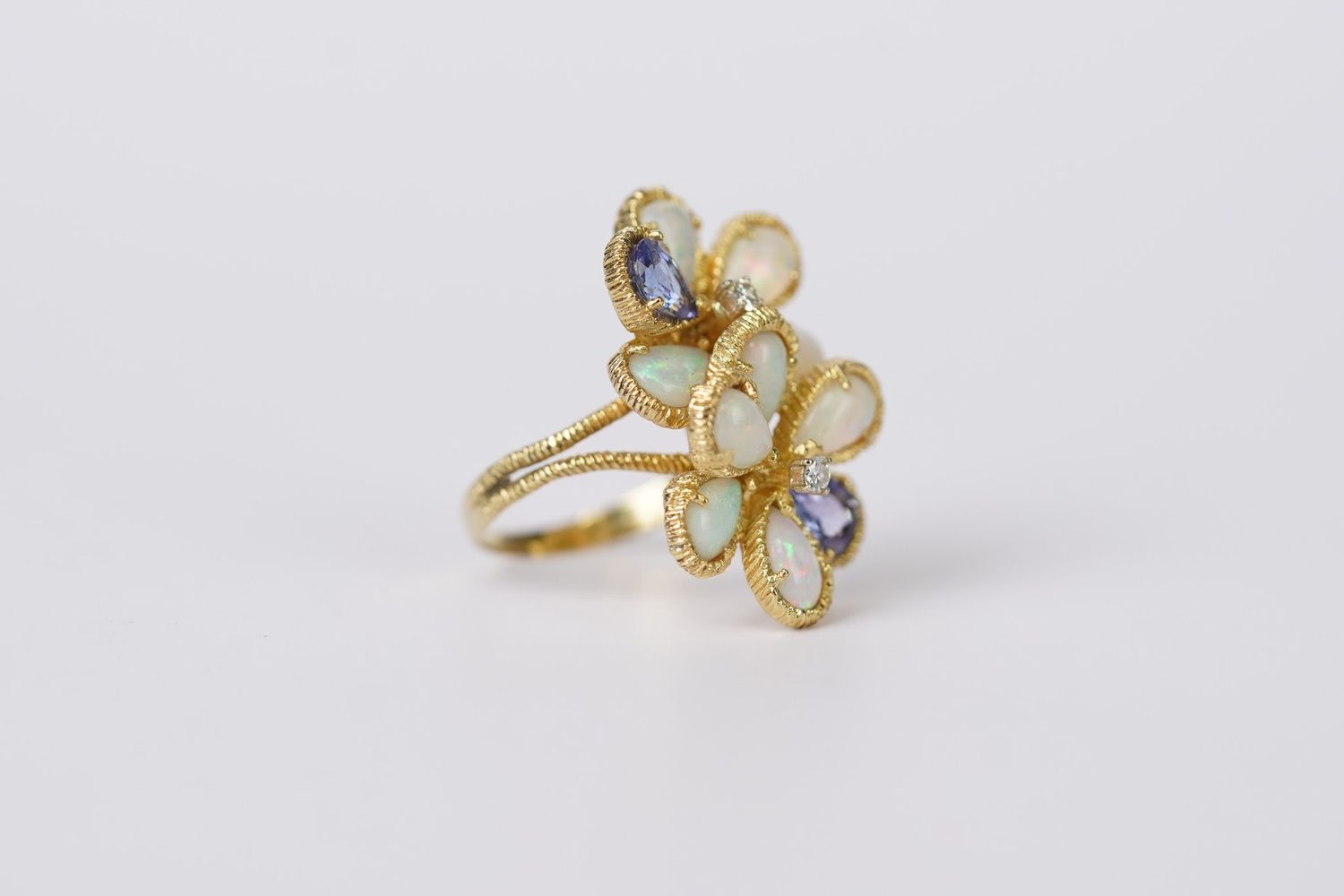 ITTX- 18KY 10.35g Opal &amp; Tanzanite &amp; Diamond Estate Fashion Ring (size 7)