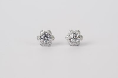 AVTT- 18KW 3.6g 1.78ctw (1.41ctrs) Diamond Halo Fashion Stud Earrings