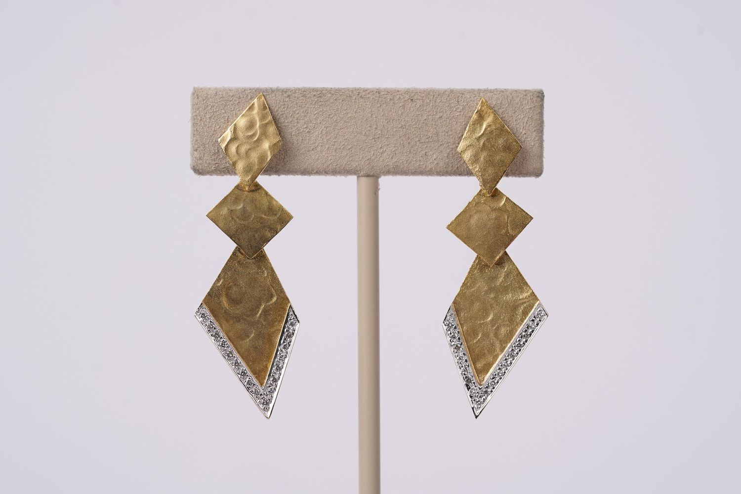 DAEX- 18KWY 5.20g .32ctw Diamond Geometric Dangle Earrings