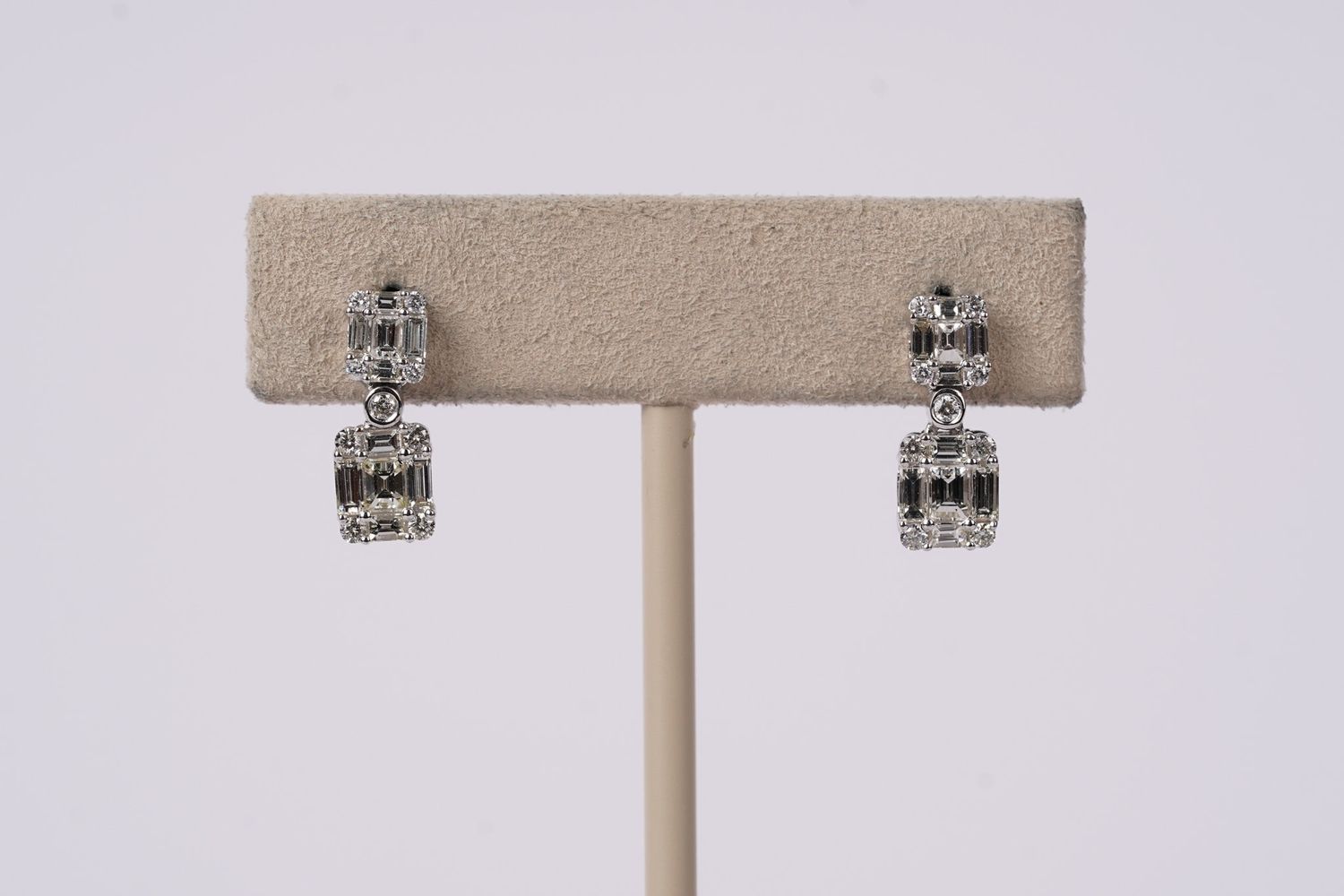 RDI- 14KW 2.20g 1.04ctw Baguette &amp; Round Diamond Dangle Earrings