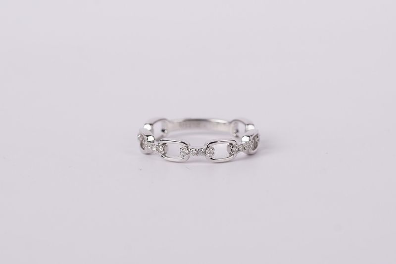 DTTX- 14KW 2.02g .19ctw Diamond Link Stackable Band (size 6.5)