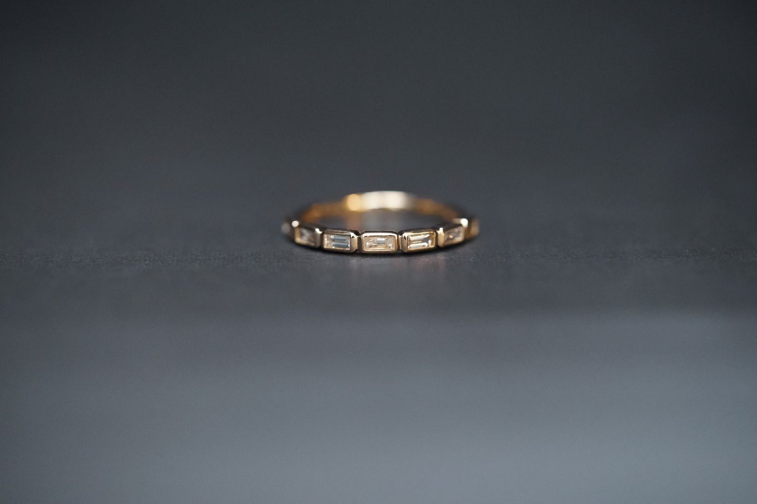 DEAX- 14KY 1.67g .30ctw Bezel Set Baguette Diamond Stackable Band (size 6.75)