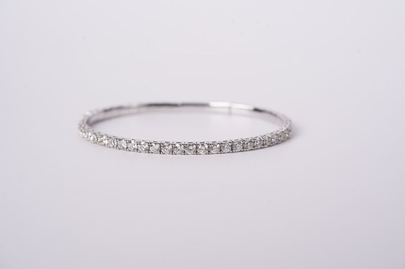 ALTTX- 14KW 11.85g 5.90ctw I-J/SI1 Round Diamond Flex Bangle
