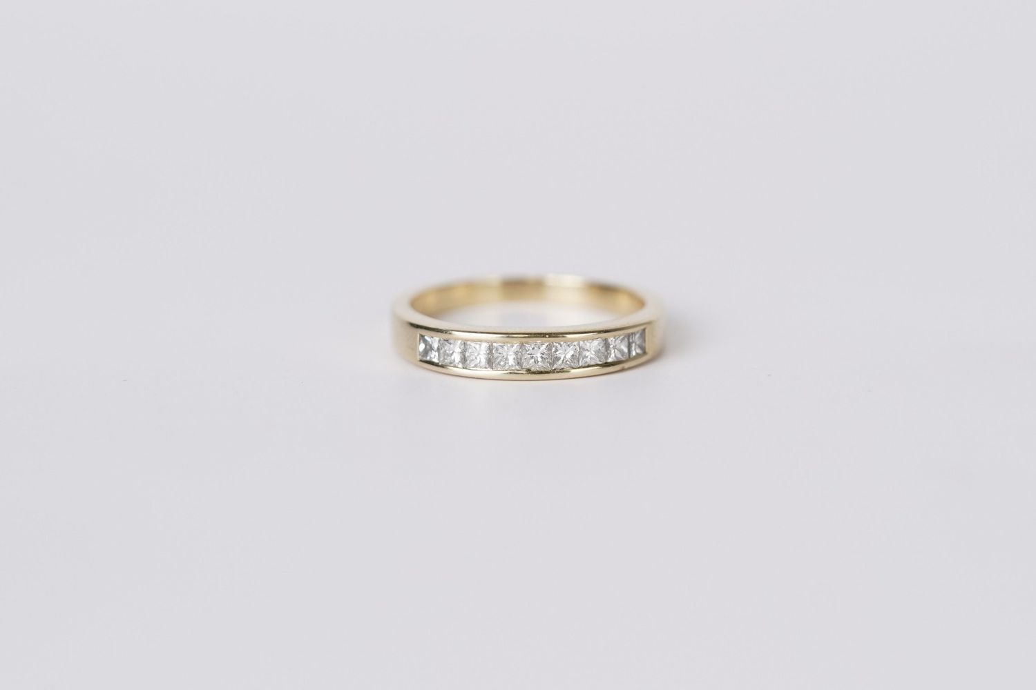 VLA- 14KY 3.30g .36ctw Diamond Channel Set Stackable Band (size 7)