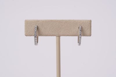 NID- 18KW 1.96g .28ctw Diamond Huggie Hoop Earrings