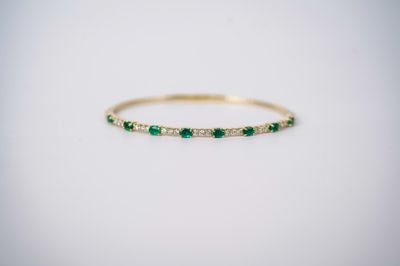 VVII- 14KY 8.54g 2.21ctw Emerald &amp; Diamond Flex Bangle