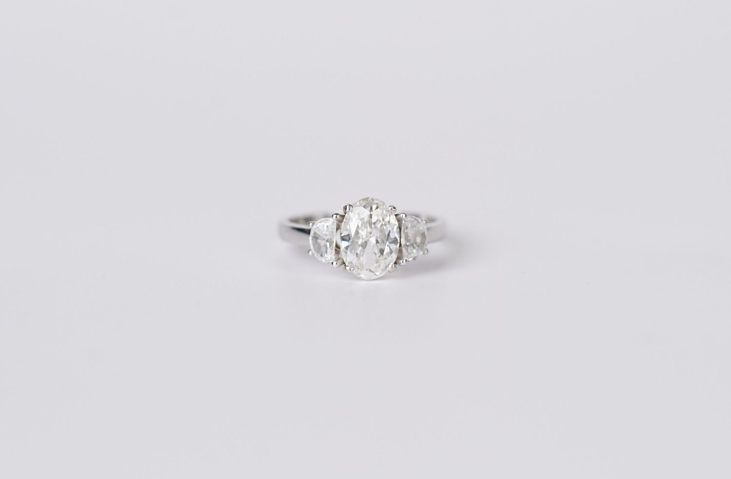 EET- 14KW 2.94g 1.96ctw (1.46ctr) H/VS2 Lab Grown Diamond Three Stone Engagement Ring (size 6.5)