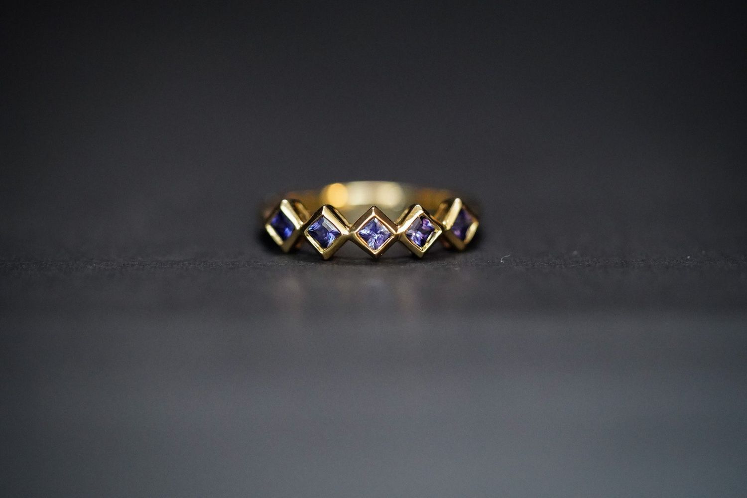 NRLX- 14KY 1.94g .52ctw Sapphire Bezel Fashion Ring (size 7)