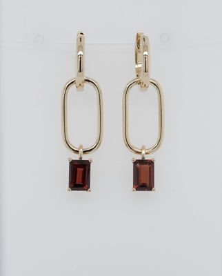 NAV- 14KY 3.50g 6x4mm Garnet Paperclip Earrings
