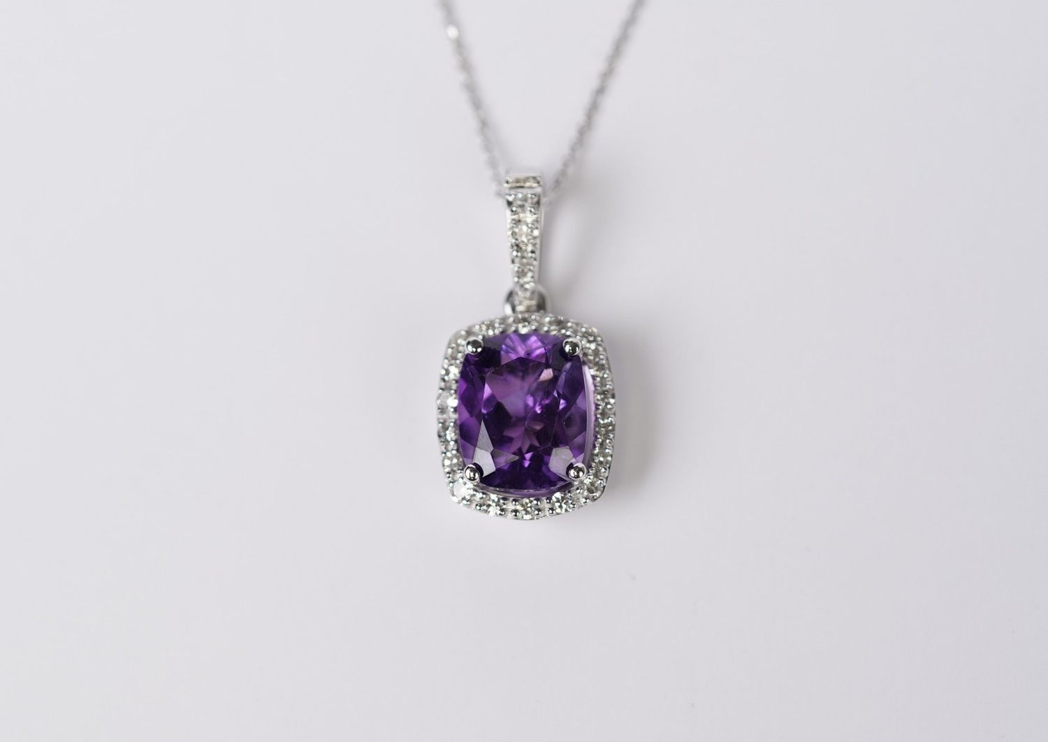 NTI- 14KW 3.70g 2.85ctw (2.60ctr) Amethyst &amp; Diamond Pendant 16-18&quot;