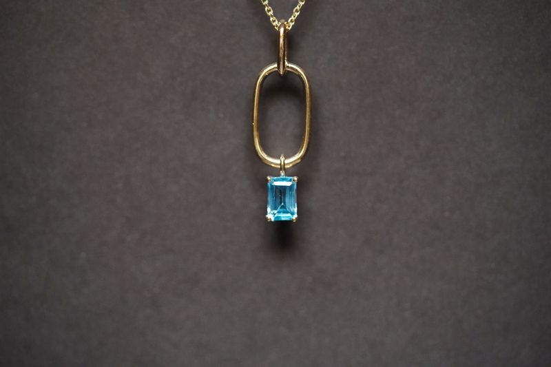 ATTX- 14KY 2.90g 6x4mm Emerald Cut Blue Topaz Paperclip Necklace 16-18&quot;