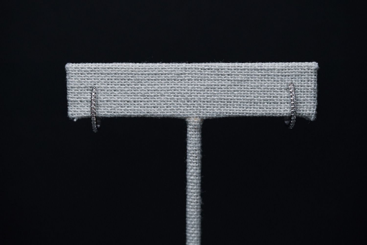 VII- 18KW 1.13g .08ctw Diamond Huggie Hoop Earrings