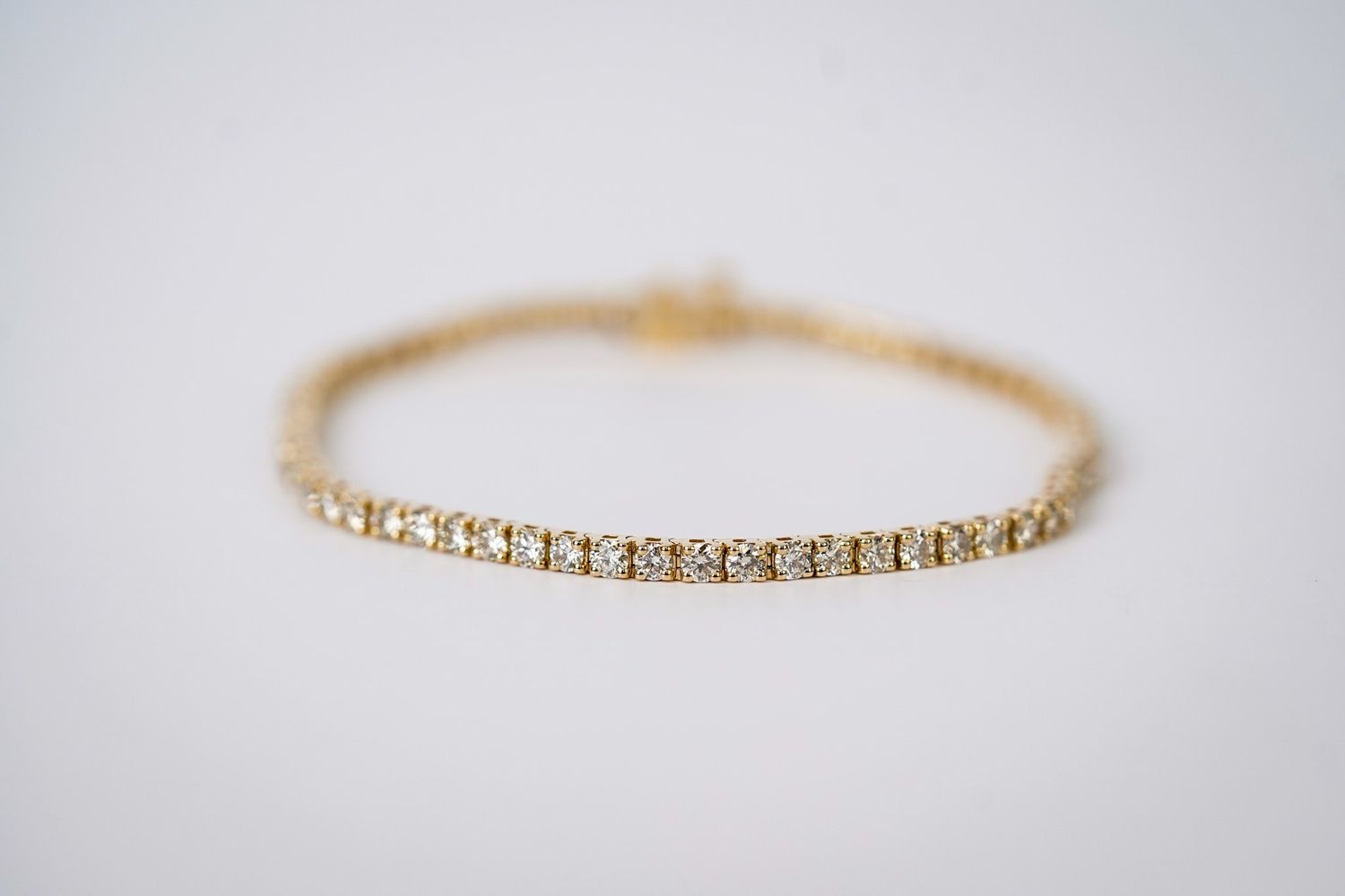 AIET- 14KY 7.80g 4.00ctw H-I/SI1 Diamond Tennis Bracelet 7.25&quot;