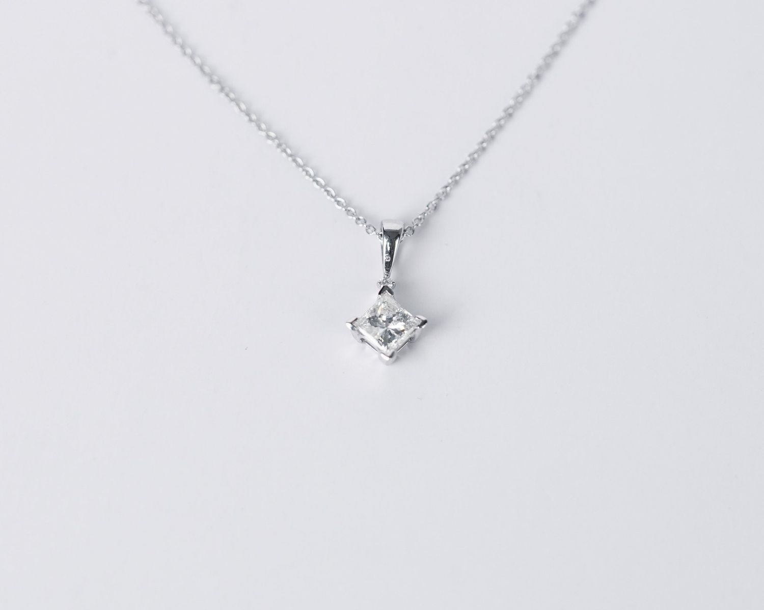 BET- 14KW 1.8g .52ct G/SI1 Princess Cut Diamond Solitaire Pendant 16-18&quot;
