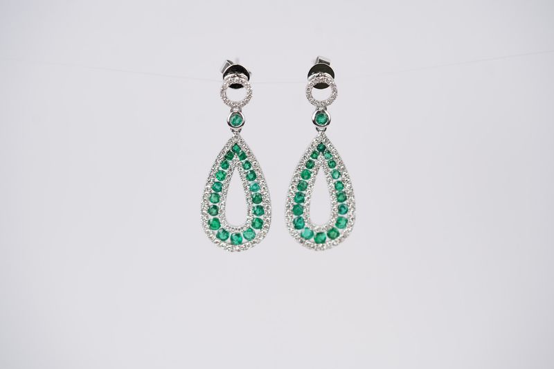 VVTT- Platinum 9.45g 2.3ctw Emerald &amp; Diamond Dangle Fashion Earrings