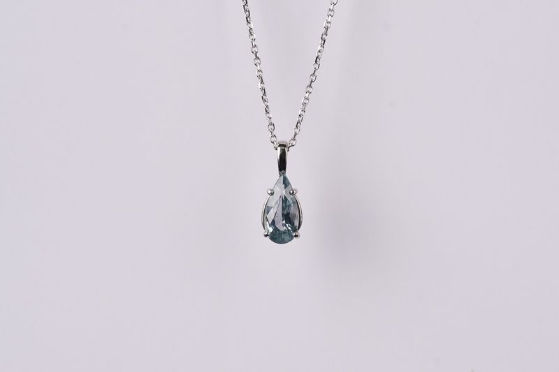 ETTX- 14KW 2.57g 1.53ct Sapphire Solitaire Pendant 16-18&quot;
