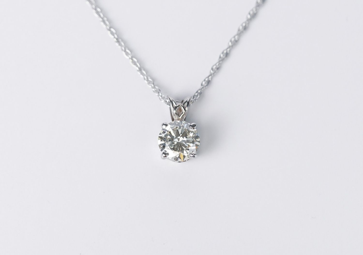 RTAE- 14KW 3.70g 2.02ct M/SI2 HRD Round Diamond Solitaire Pendant 16-18&quot;