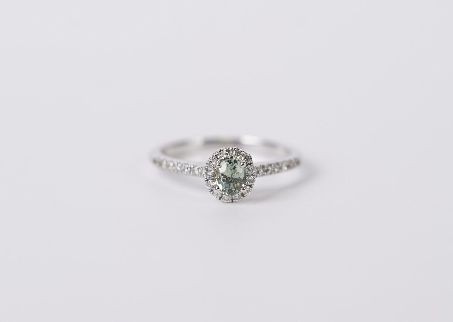 BDTX- 14KW 2.12g .60ctw (.38ctw) Alexandrite &amp; Diamond Halo Fashion Ring (size 6)