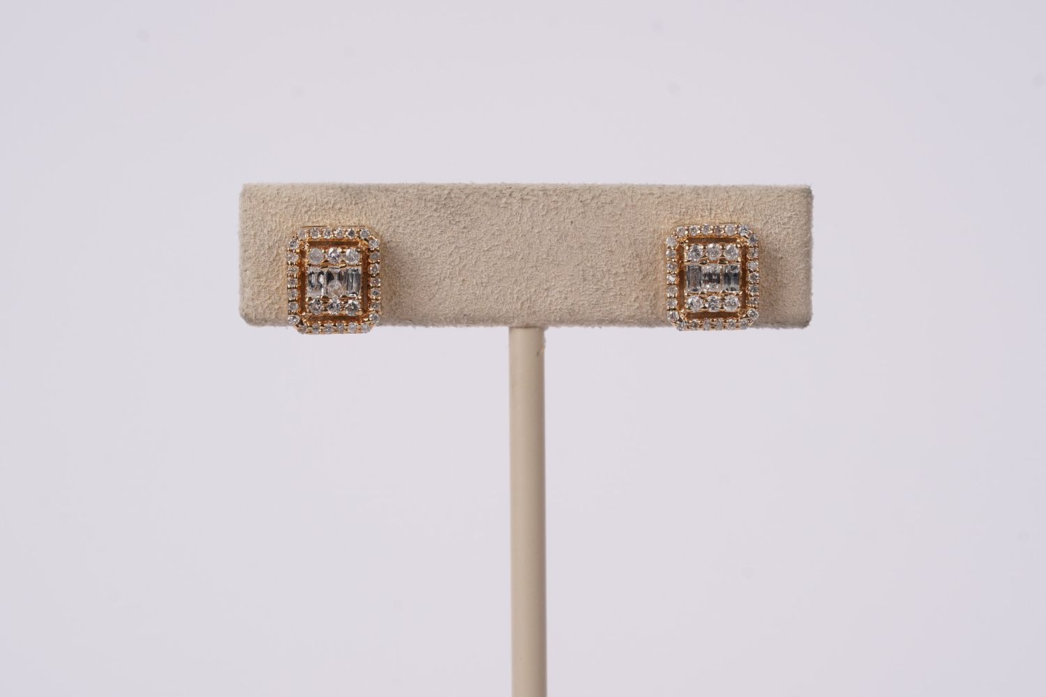 NTT- 14KY 2.20g .64ctw Diamond Cluster Halo Earrings