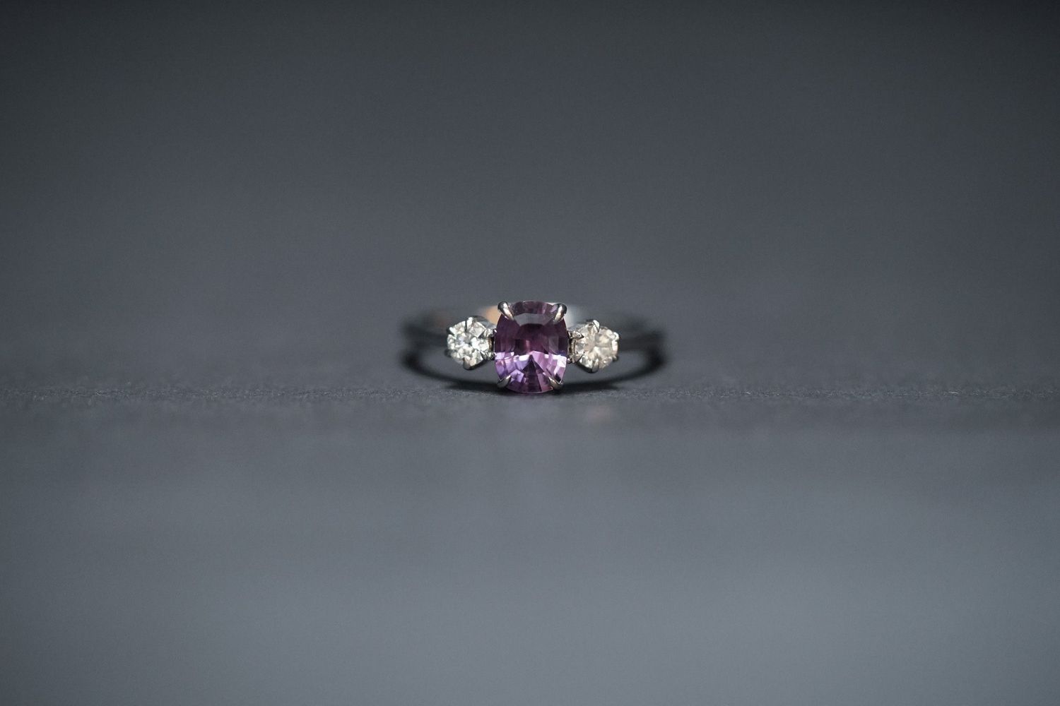 VATT- 14KW 2.51g 1.49ctw (1.19ctr) Purple Sapphire &amp; Diamond Fashion Ring (size 7)