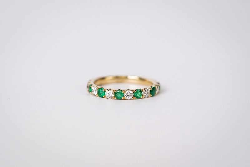 RTTX- 14KY 2.70g 1.10ctw Emerald &amp; Diamond Stackable Band (size 7)