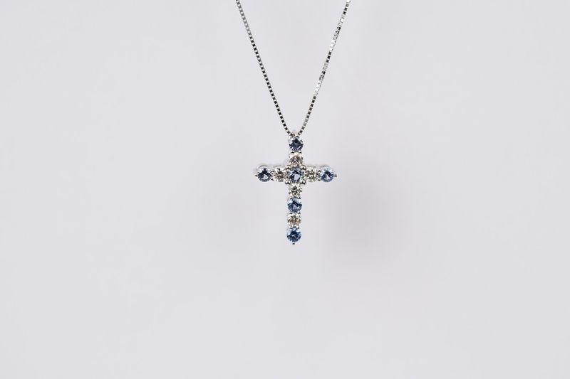 ETLX- 14KW 2.24g .65ctw Montana Sapphire &amp; Diamond Cross Necklace 18&quot;