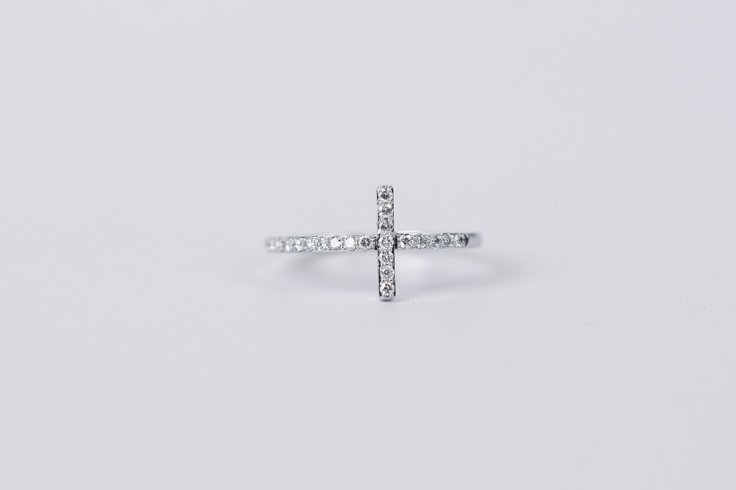 NVT- 14KW 2.04g .30ctw Large Diamond Cross Ring (size 7)