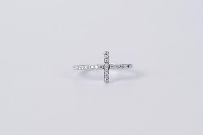 NVT- 14KW 2.04g .30ctw Large Diamond Cross Ring (size 7)