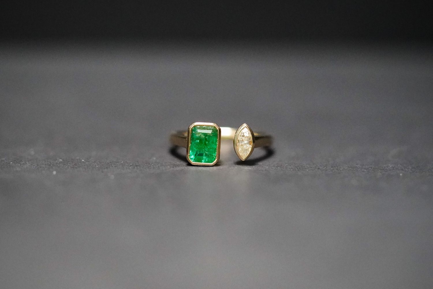 LVEX- 14KY 2.9g 1.58ctw (1.35ctr) Emerald &amp; Diamond Open Ring (size 5.5)