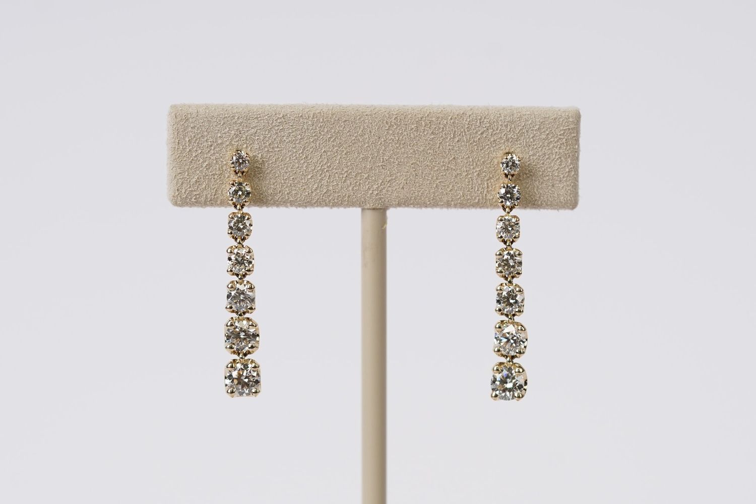 VATT- 14KY 2.96g 1.76ctw Diamond Drop Earrings