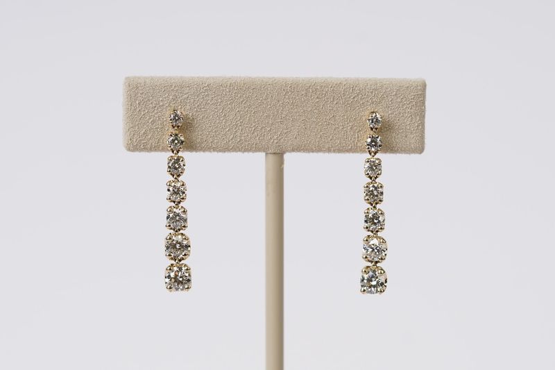 VATT- 14KY 2.96g 1.76ctw Diamond Drop Earrings