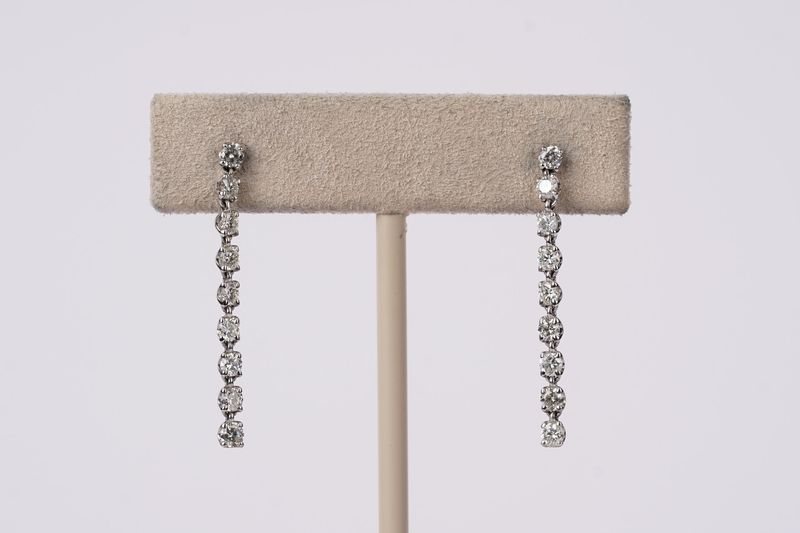 DRIX- 14KW 2.42g .88ctw Diamond Dangle Earrings