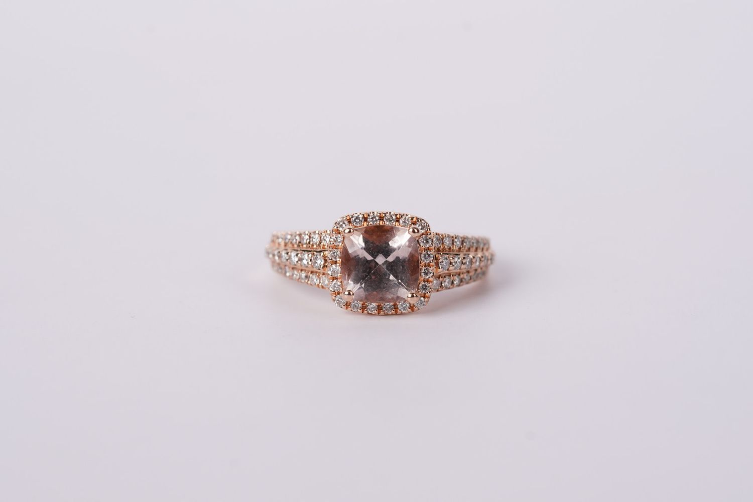 RETX- 14KR 4.56g 2.00ctw (1.40ctr) Morganite &amp; Diamond Halo Fashion Ring (size 6)