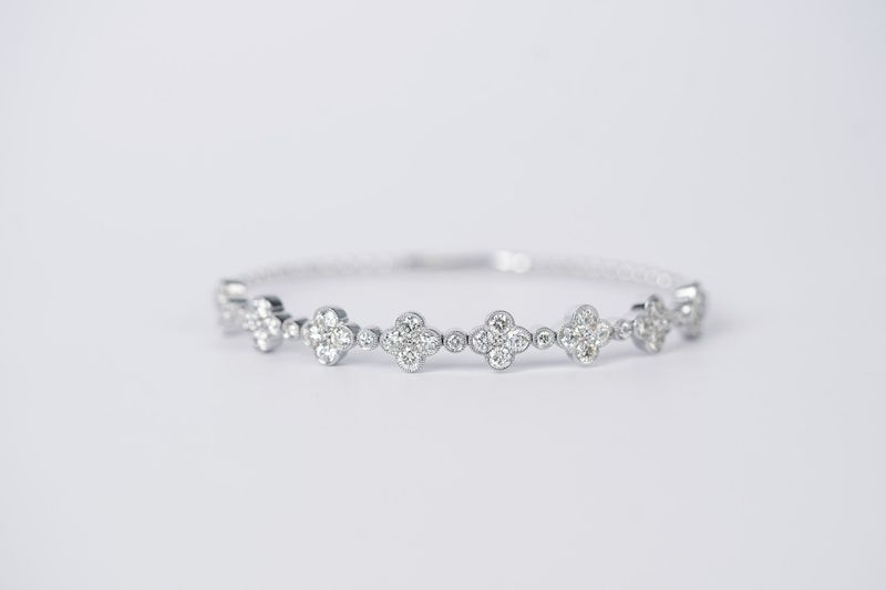 AATT- 14KW 10.88g 2.88ctw Diamond Flex Bangle