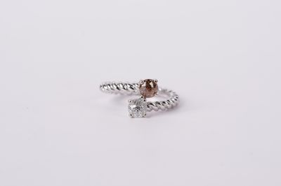VVTT- 18KW 5.83g 1.42ctw Crown Of Light Diamond Bypass Ring (size 6)